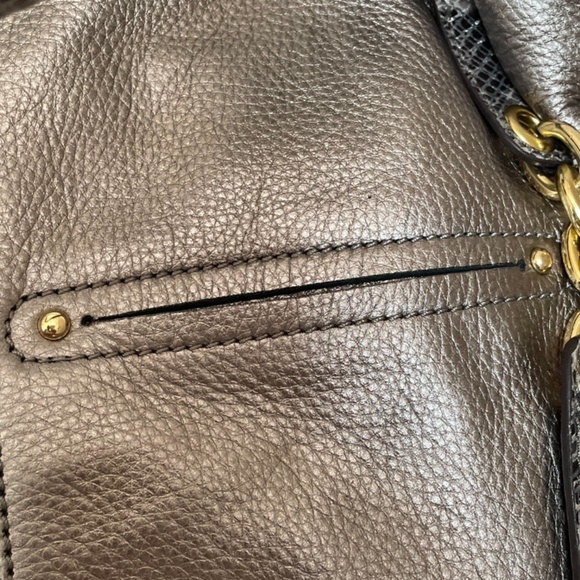 b. Makowsky Pewter Metallic Leather Shoulder Bag - Picture 14 of 14